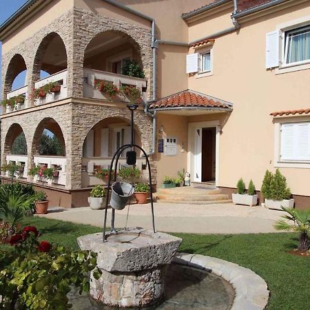 Malinska Apartment 1 Sveti Anton  Экстерьер фото