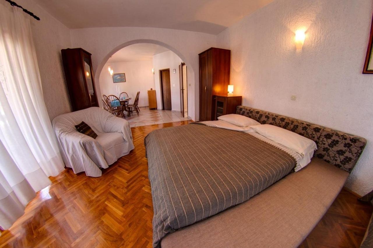 Malinska Apartment 1 Sveti Anton  Экстерьер фото