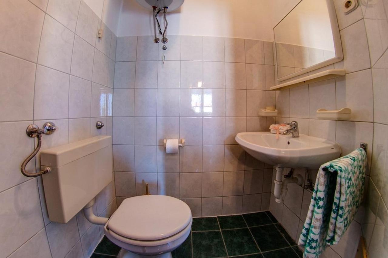 Malinska Apartment 1 Sveti Anton  Экстерьер фото